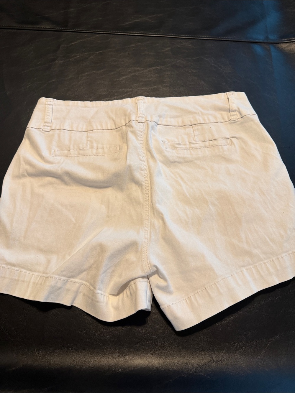 Woman’s one 5 one white Casual Chino Shorts, Size 14 - Picture 2 of 3